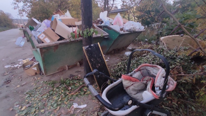 Akcija iznošenja kabastog otpada u Velikom Gradištu